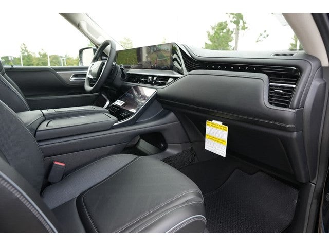 2027 INFINITI QX80 LUXE
