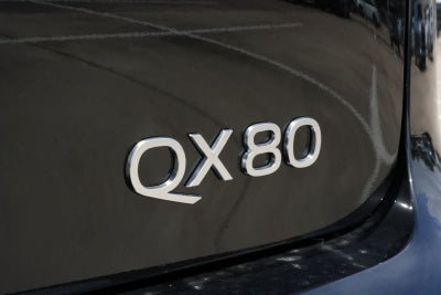 2027 INFINITI QX80 LUXE