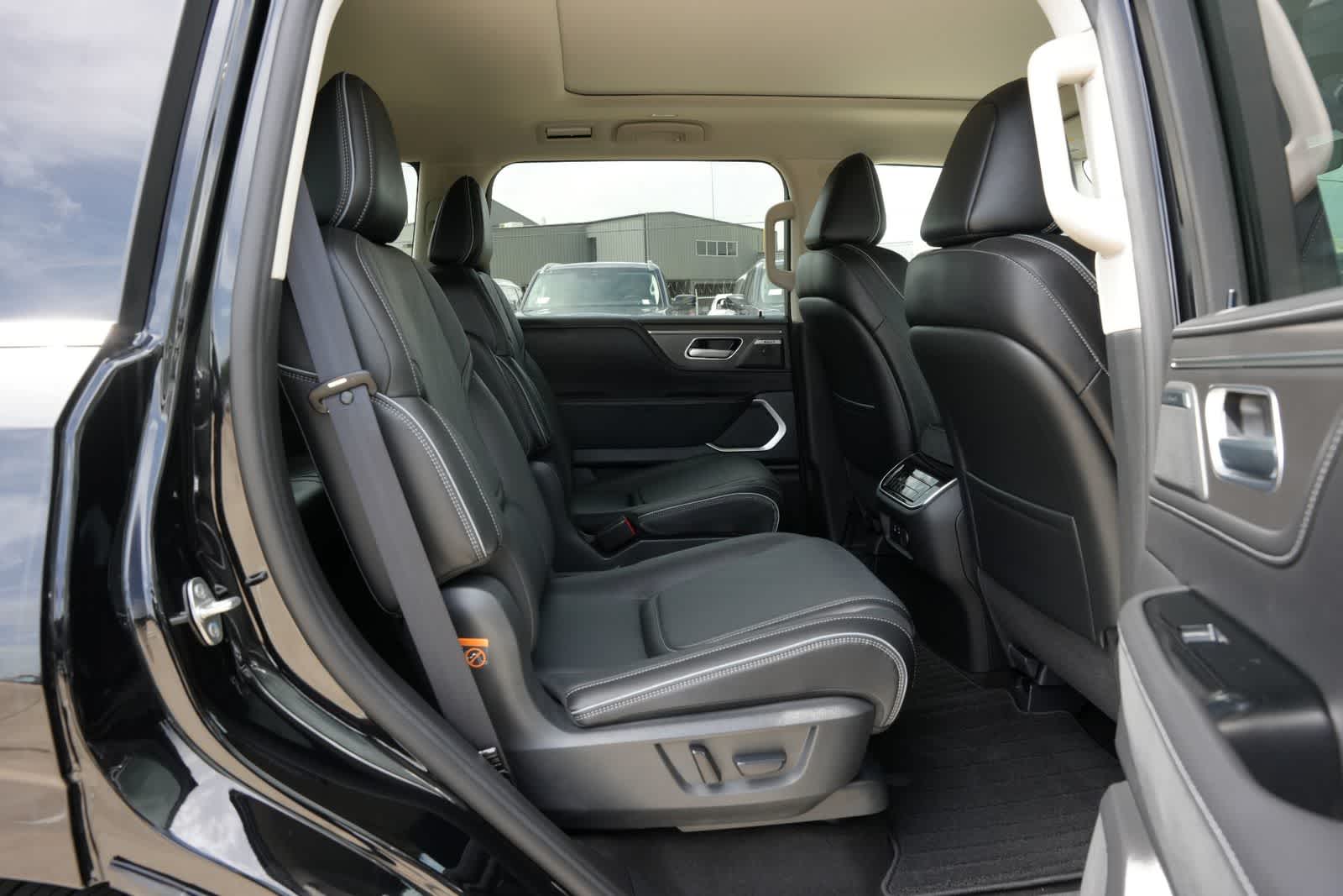 2027 INFINITI QX80 LUXE