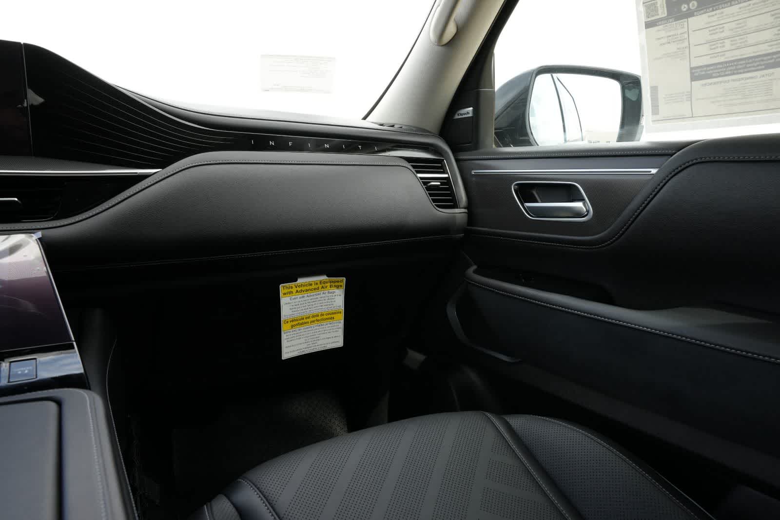 2027 INFINITI QX80 LUXE