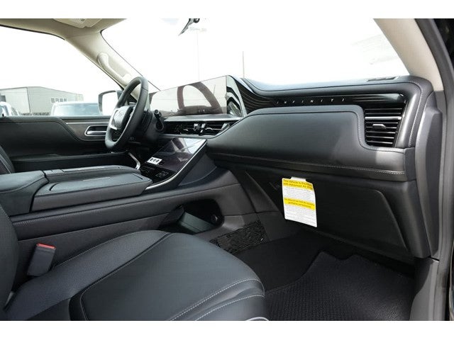 2027 INFINITI QX80 LUXE