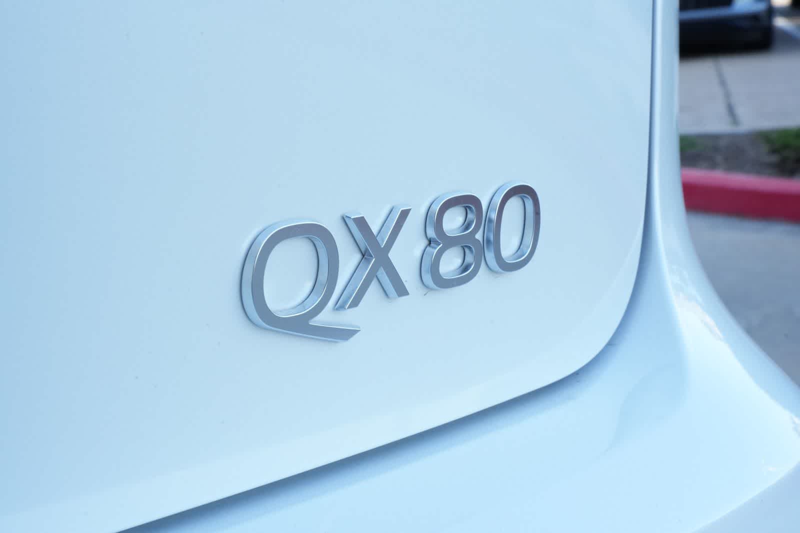2026 INFINITI QX80 LUXE