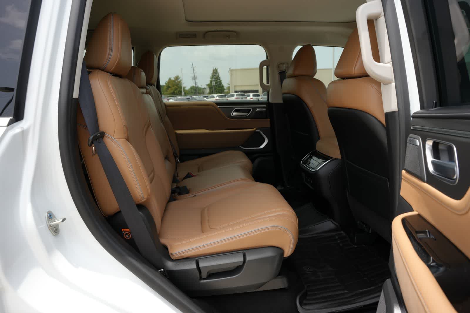 2026 INFINITI QX80 LUXE