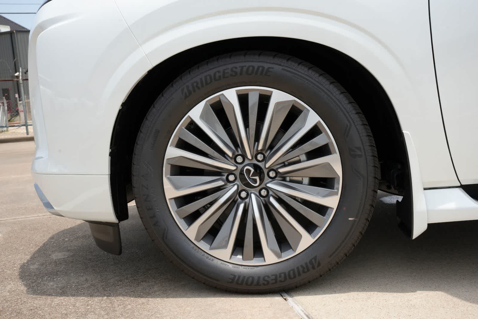 2026 INFINITI QX80 LUXE