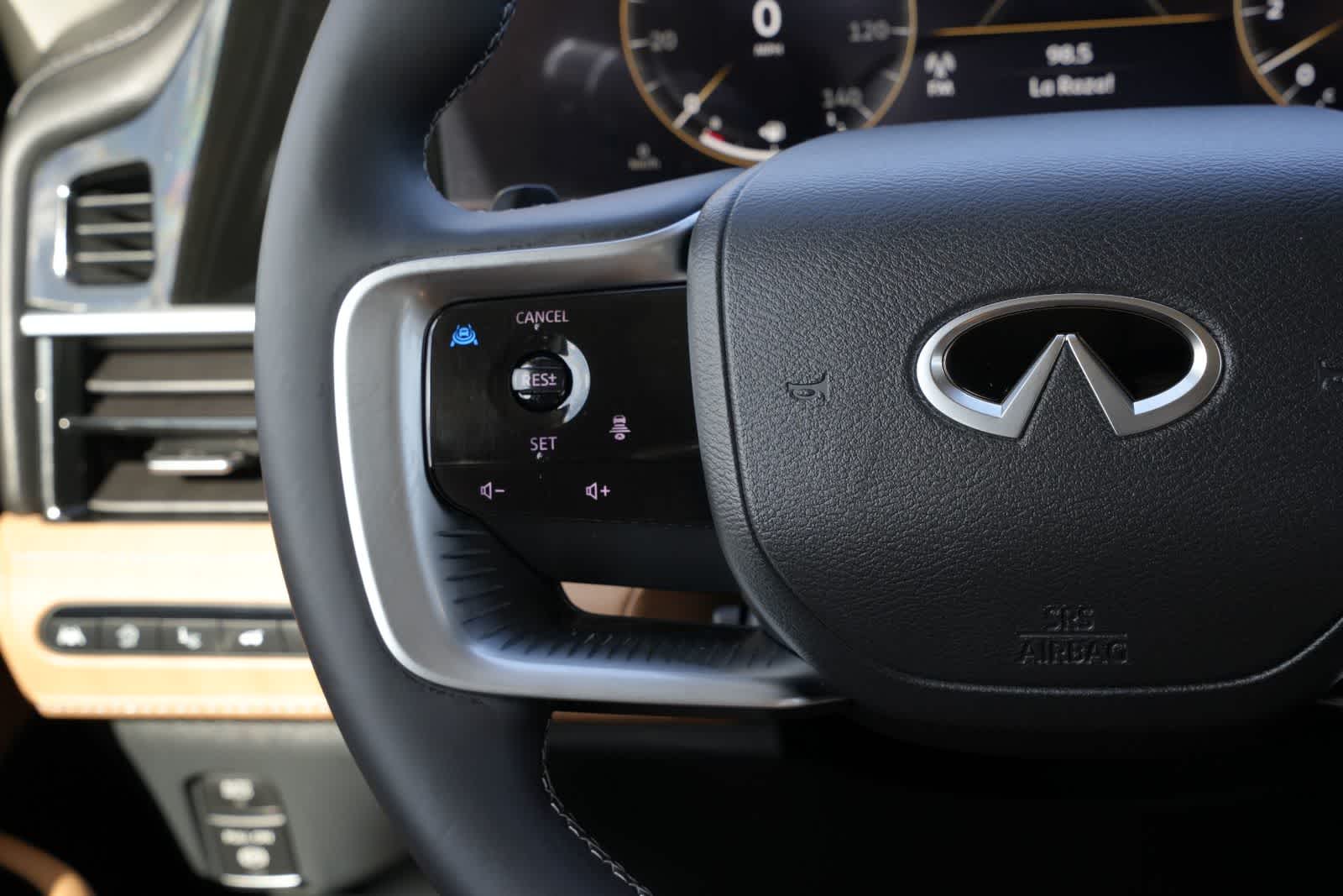2027 INFINITI QX80 LUXE