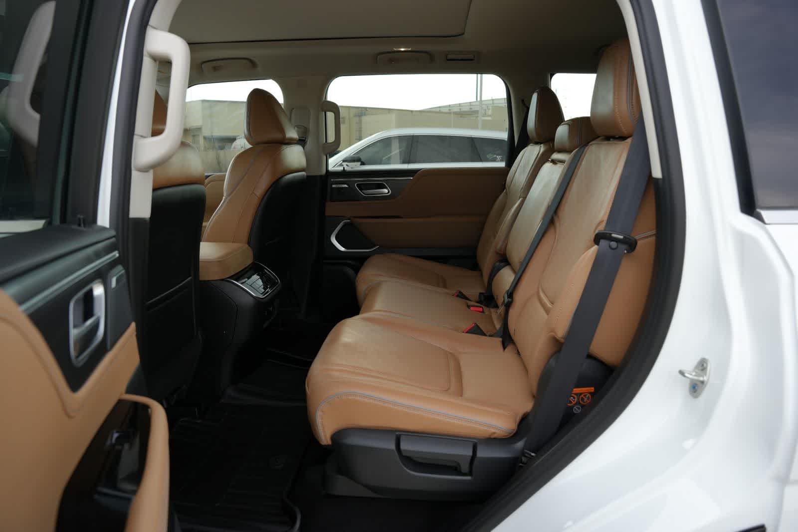 2027 INFINITI QX80 LUXE