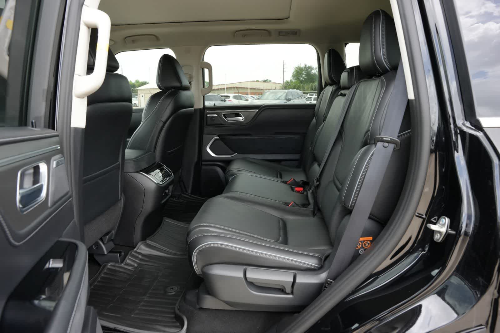 2027 INFINITI QX80 LUXE