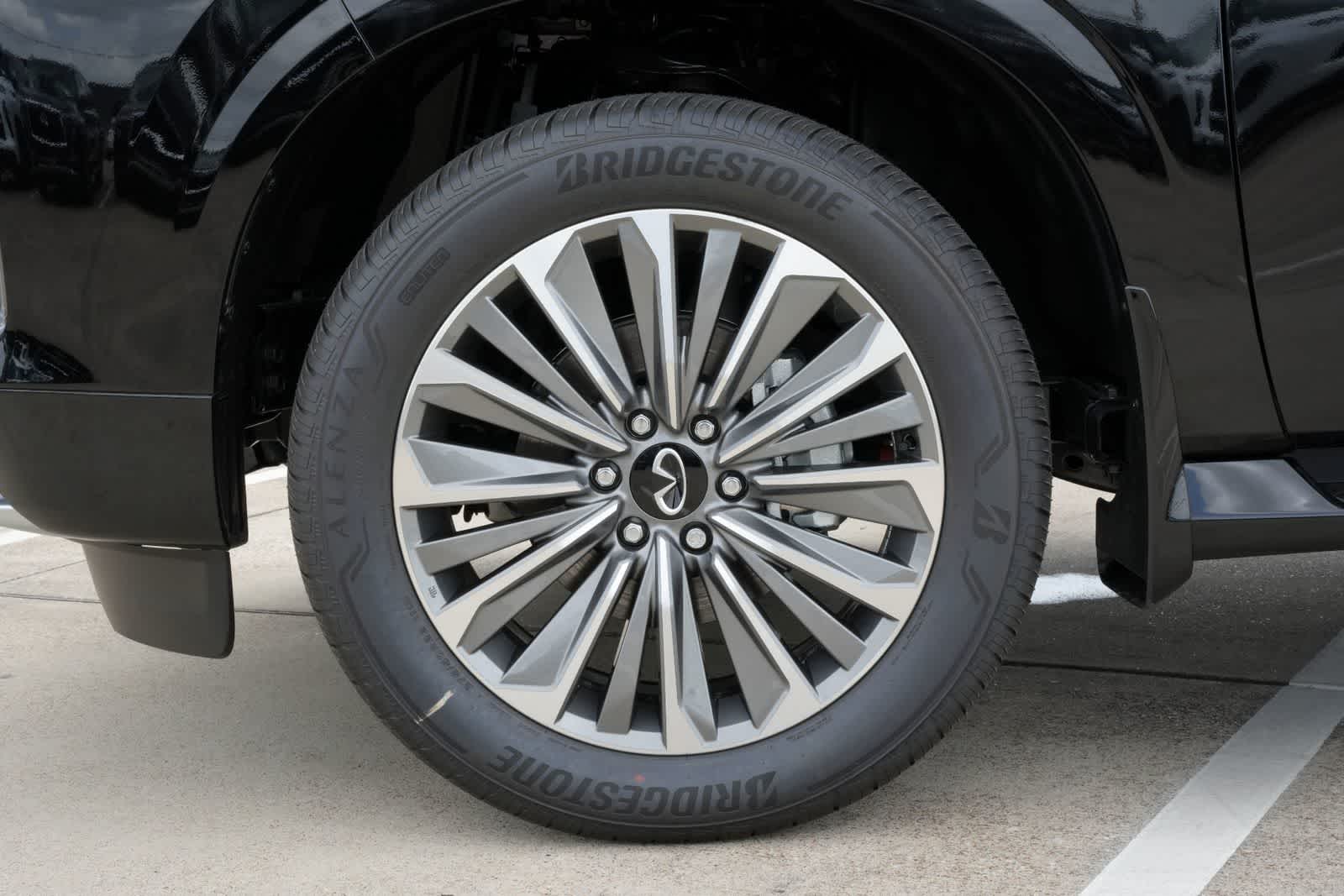 2027 INFINITI QX80 LUXE