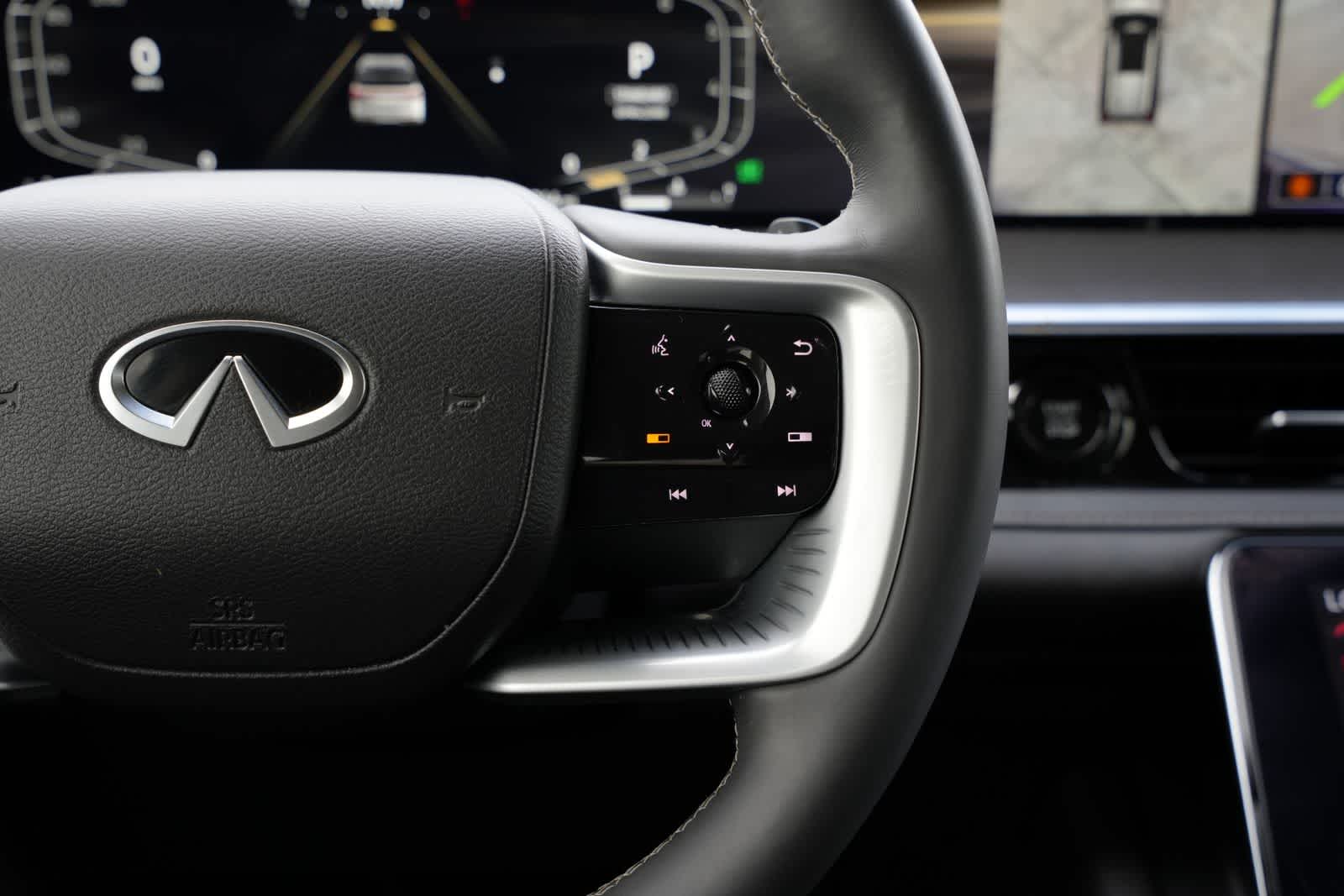 2025 INFINITI QX80 LUXE