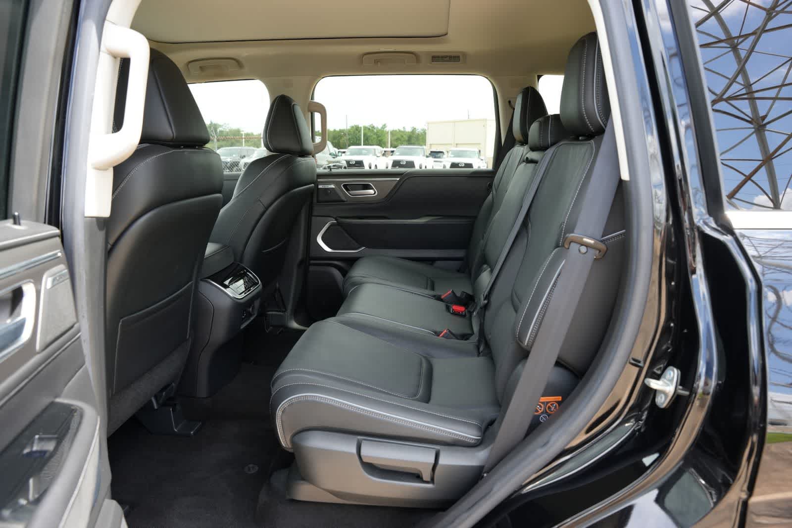 2025 INFINITI QX80 LUXE