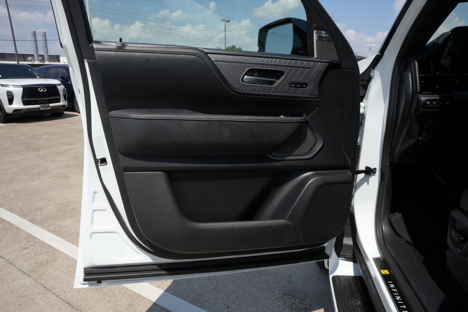 2027 INFINITI QX80 AUTOGRAPH