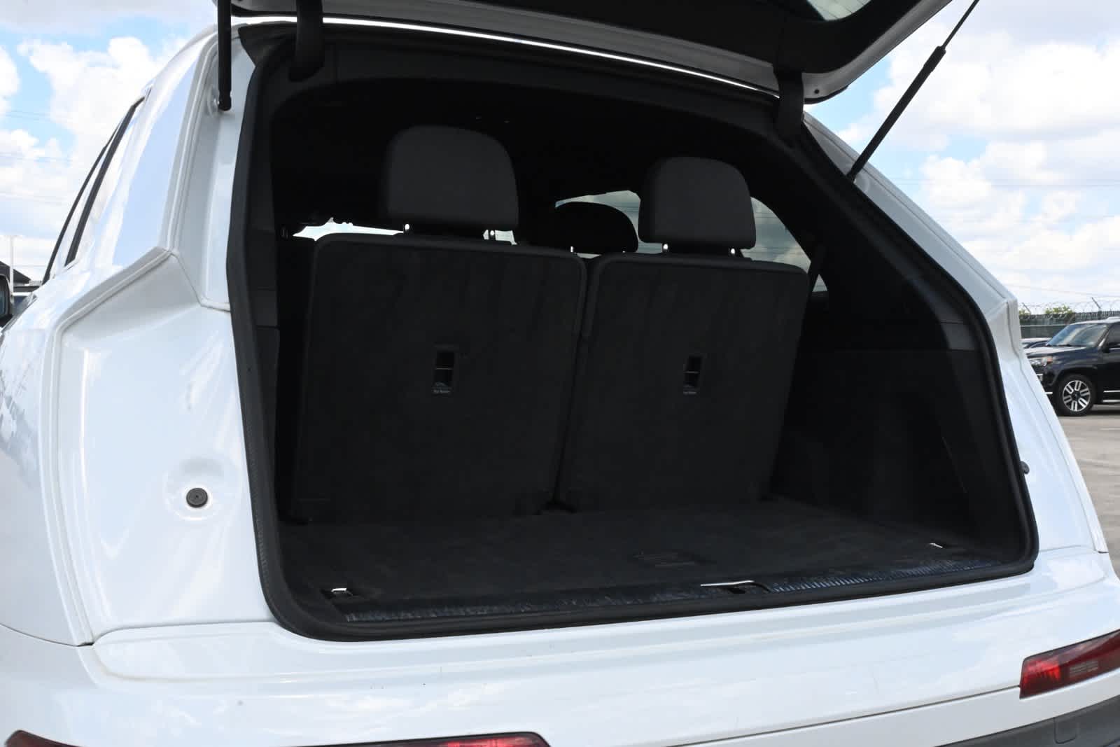 2024 Audi Q7 Premium Plus