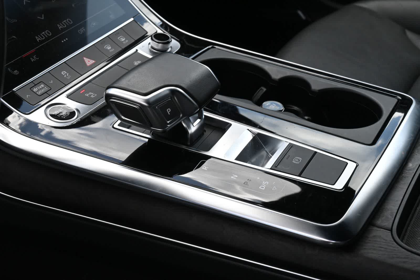 2022 Audi Q7 Premium Plus