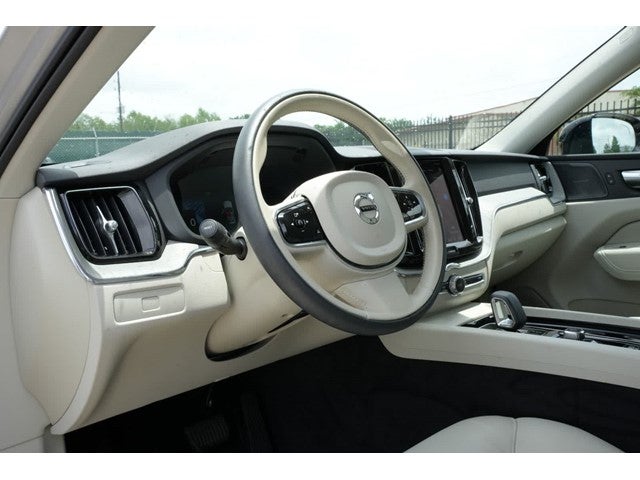 2025 Volvo XC60 Plus